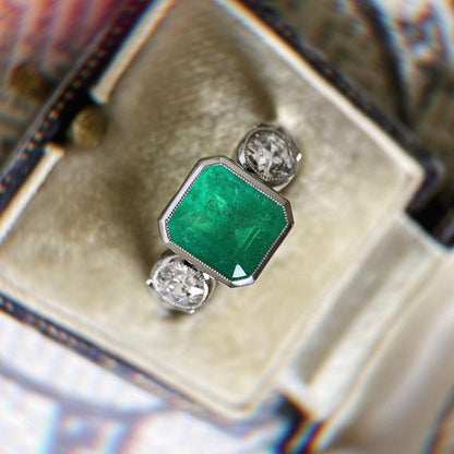 Vintage Elegant Square Inlaid Emerald Ring